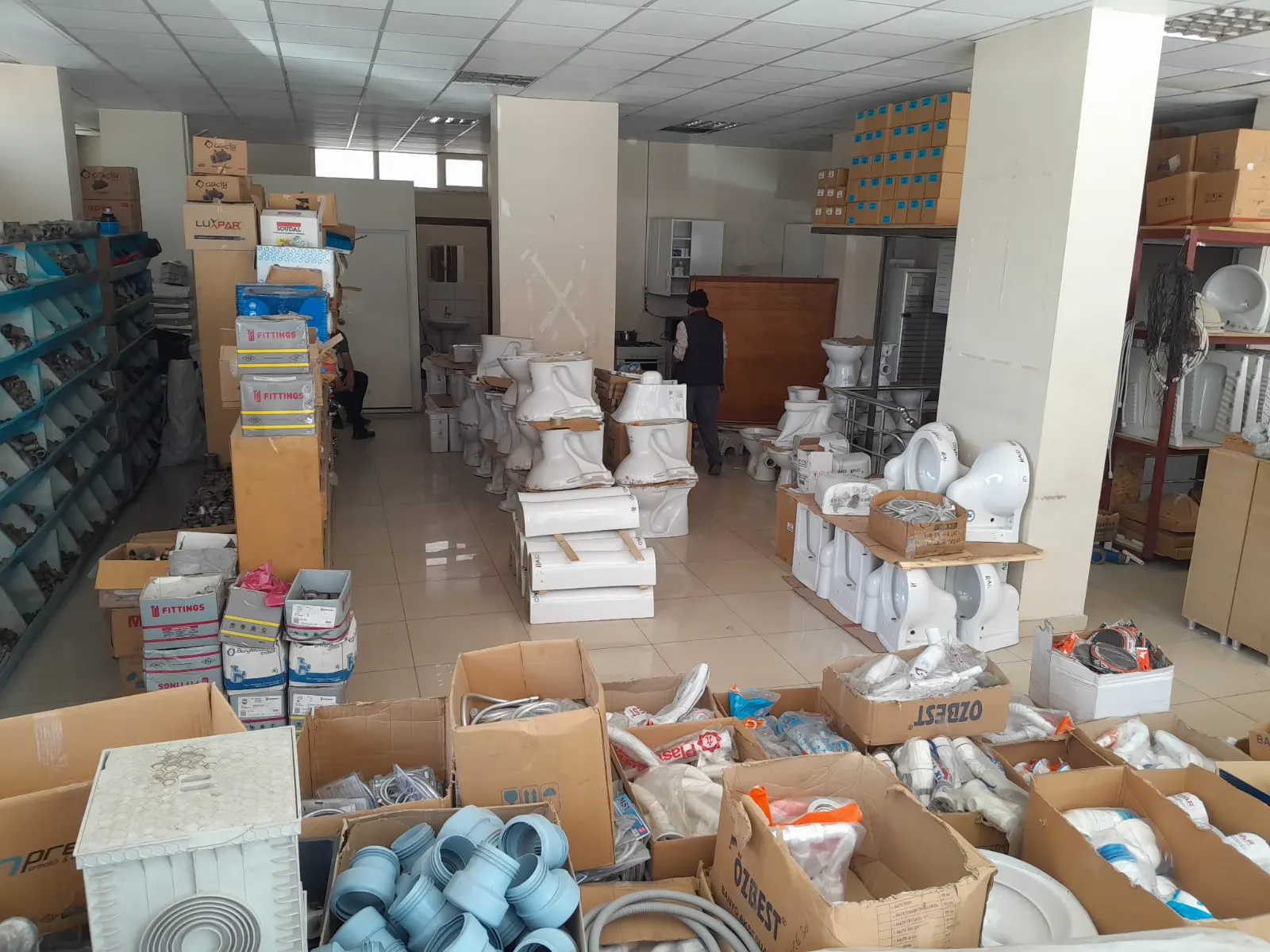 Çaybaşı Şubesi'nde vitrifiye ürünleri ve tesisat malzemeleri